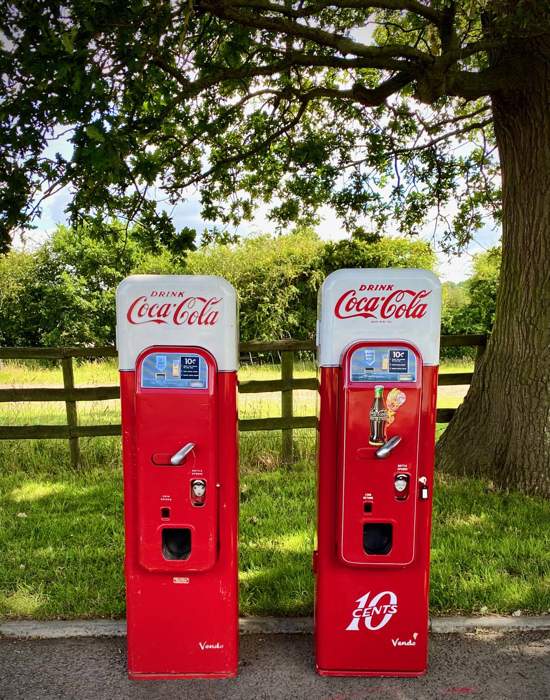 #V55: Vendo 44 Coca-Cola vending Machine 1957 - V54 v55 front