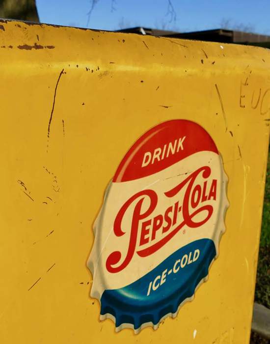 #V16: Frigidaire BCDT-SU - Pepsi lid